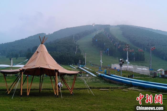 2025崇礼168超级越野赛开跑 逾万跑者共赴山野挑战