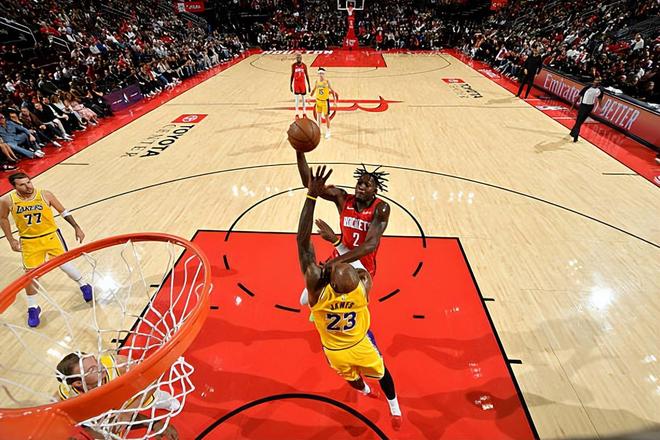 湖人逆转火箭豪取六连胜 芬尼-史密斯单场11+11引