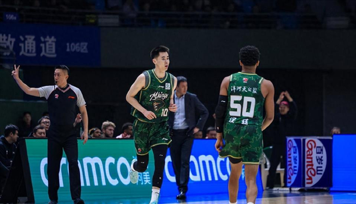 南京同曦连败陷季后赛泥潭 升级压力逼近