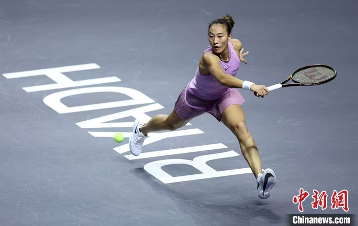 郑钦文首次参赛便晋级WTA年终总决赛四强，书写