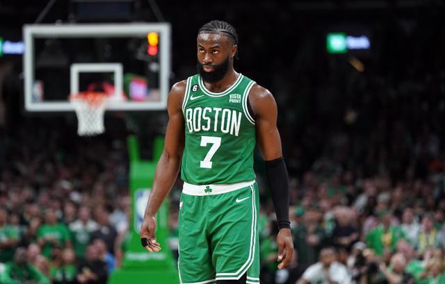 凯尔特人或用双探花交易字母哥？季后赛失利成