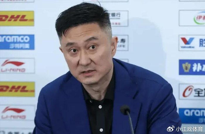 广东男篮季后赛首战告负 曾凡博单节13分成关键